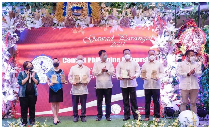 菲律賓中央大學(xué)在西米沙鄢高等教育機(jī)構(gòu)中獲得高教委最多獎(jiǎng)項(xiàng)-唐廈智創(chuàng)教育 菲律賓中央大學(xué)在西米沙鄢高等教育機(jī)構(gòu)中獲得高教委最多獎(jiǎng)項(xiàng)-唐廈智創(chuàng)教育